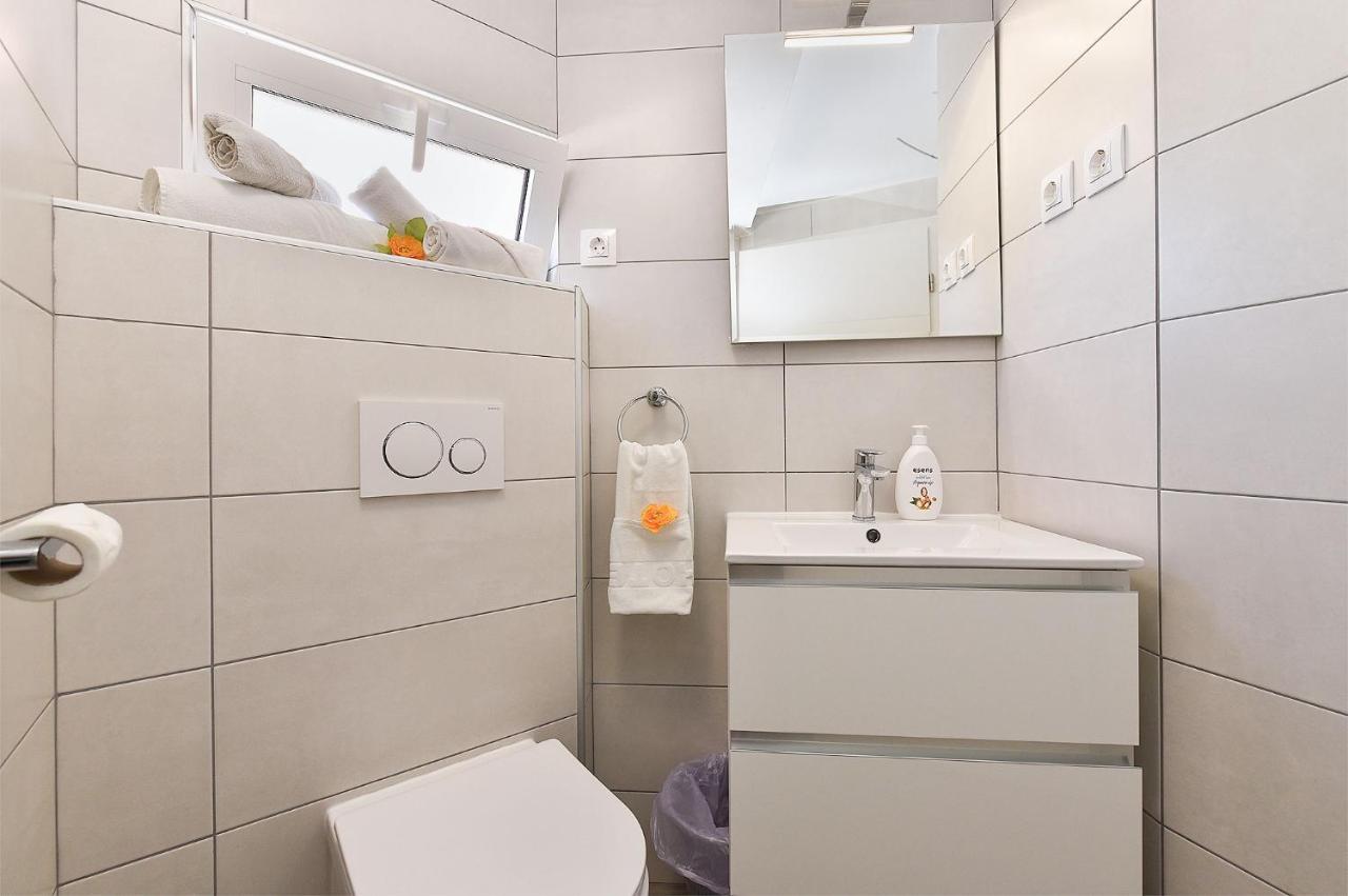 Double Room With Pool 2261 Medulin Exterior photo